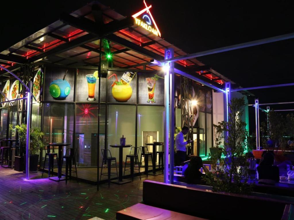 Yeak Loam Hotel Banlung Екстер'єр фото