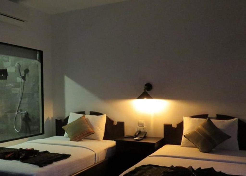 Yeak Loam Hotel Banlung Екстер'єр фото