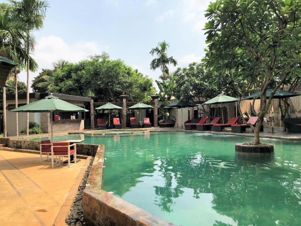 Yeak Loam Hotel Banlung Екстер'єр фото