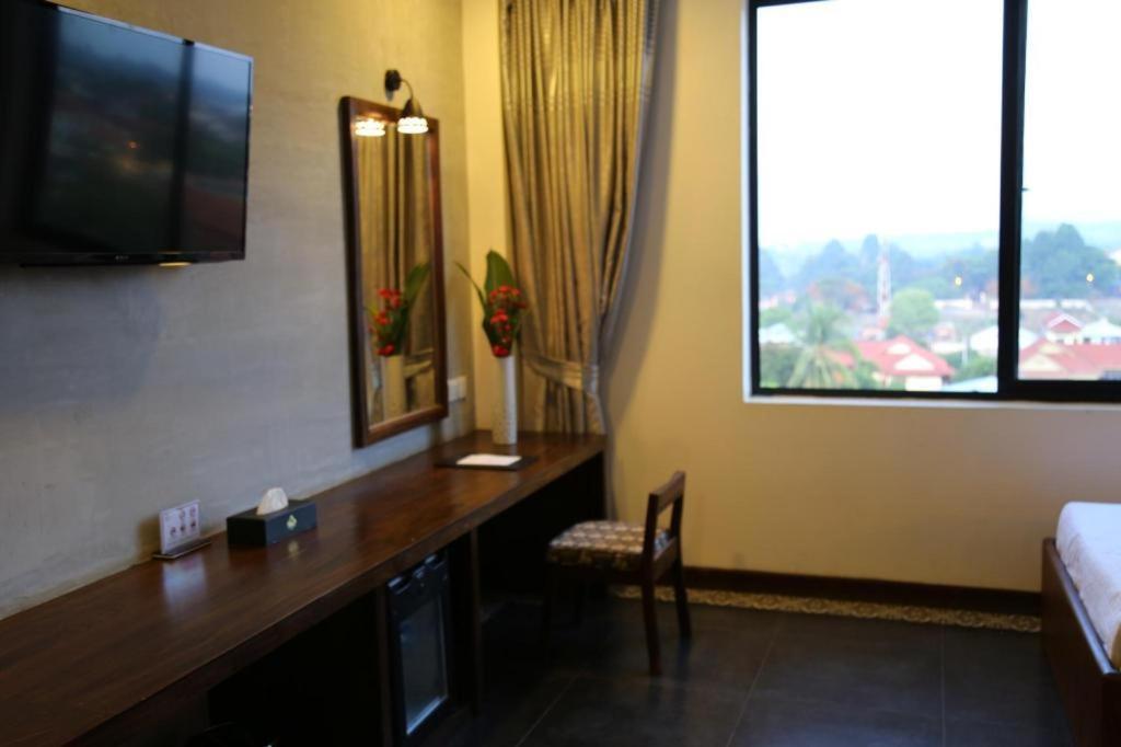 Yeak Loam Hotel Banlung Екстер'єр фото