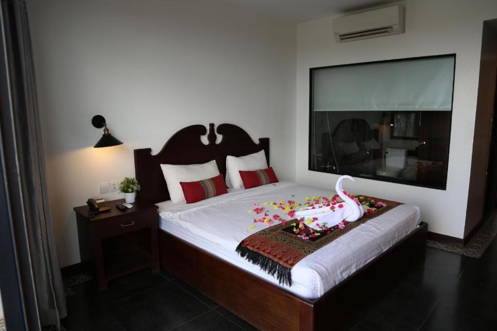 Yeak Loam Hotel Banlung Екстер'єр фото