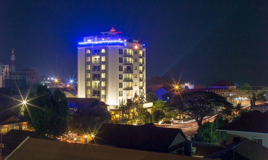 Yeak Loam Hotel Banlung Екстер'єр фото